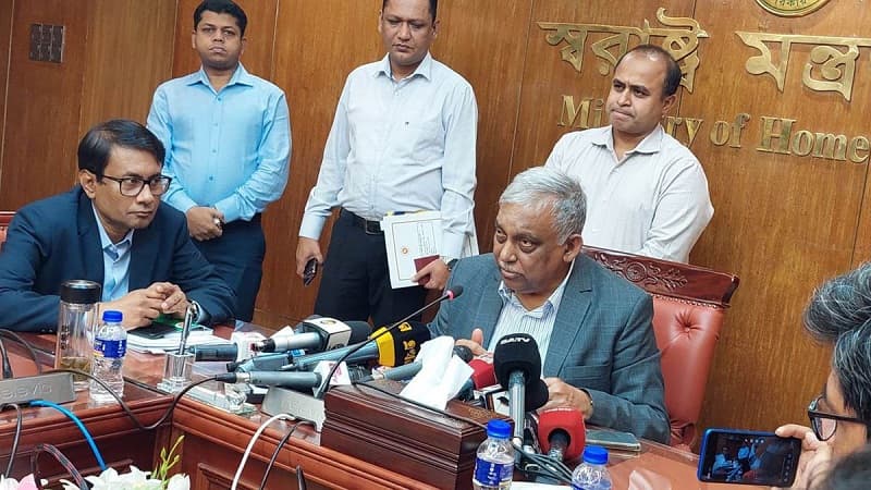 মাদক-সন্ত্রাস ঠেকাতে রোহিঙ্গা ক্যাম্পে যৌথ অভিযান : স্বরাষ্ট্রমন্ত্রী