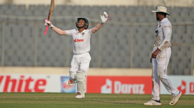 দেড়শো ছাড়ালেন মুশফিক