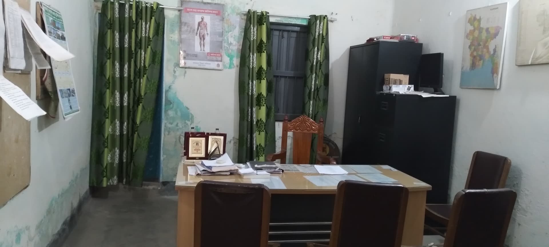 হাকিমপুর মাধ্যমিক শিক্ষা অফিসার বোরহান উদ্দিন একাই একশো