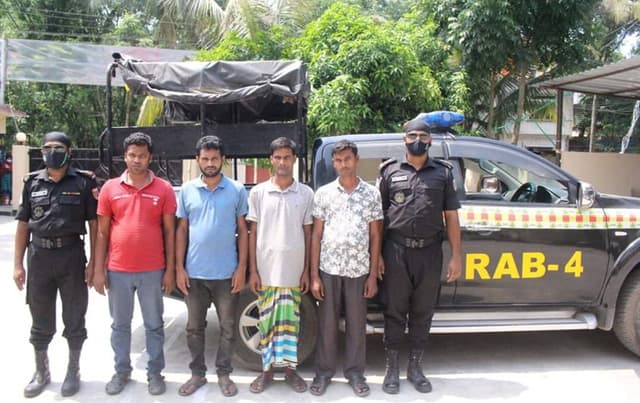তরুণ-তরুণীকে জিম্মি করে অর্থ আদায়ের ঘটনায় আটক ৪