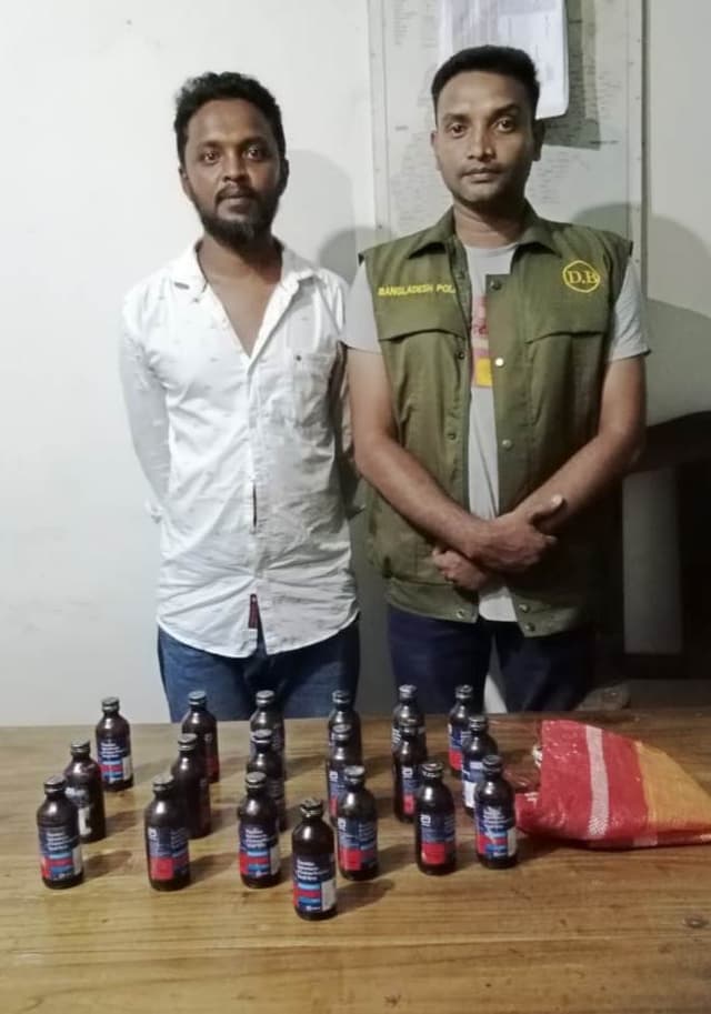 ঠাকুরগাঁওয়ে ১৯ বোতল ফেন্সিডিল সহ ১ জন আটক