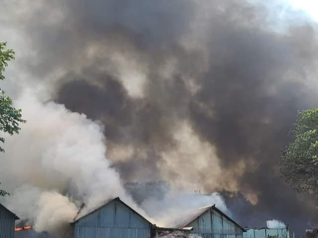 কালিয়াকৈরে কলোনিতে ভয়াবহ আগুন