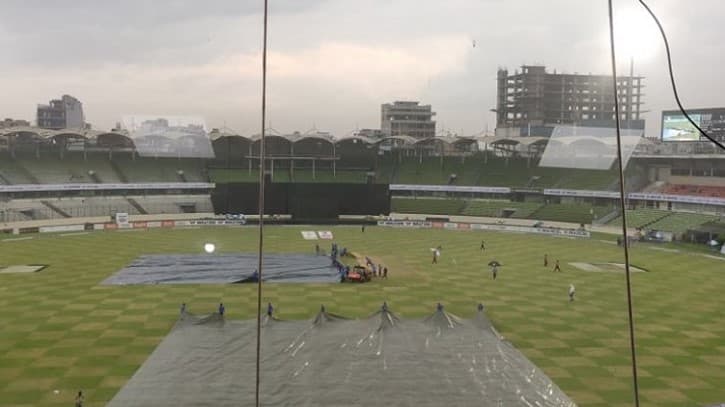 বৃষ্টিতে ফের বন্ধ খেলা