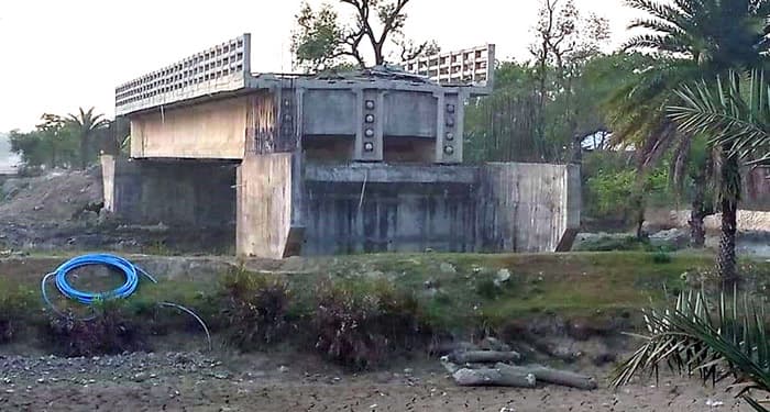 কলাপাড়ায় গার্ডার ব্রিজের সংযোগ সড়ক না থাকায় দূর্ভোগ চরমে