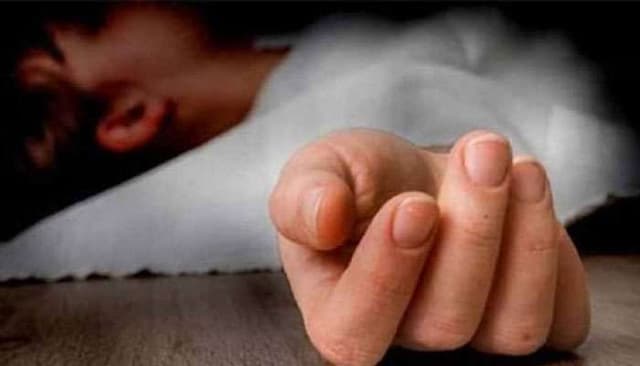 লালমোহনে গাছ চাপায় রিক্সাচালকের মৃত্যু