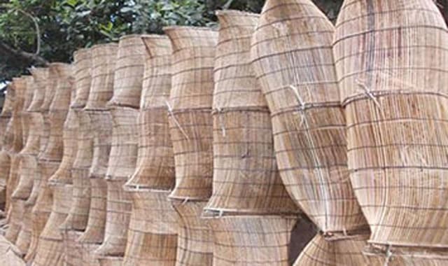 দক্ষিণাঞ্চলে জমে উঠছে মাছ ধরার ফাঁদ বিক্রির হাট