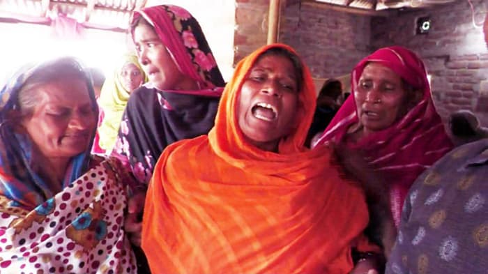 সিরাজগঞ্জে সড়ক দুর্ঘটনায় নিহত-৫, পরিবারে মাতম