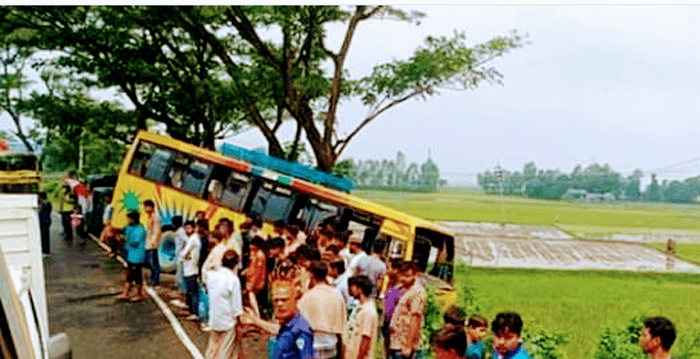 মহাসড়কে যাত্রীবাহী বাস ও মাইক্রোবাসের মুখোমুখি সংঘর্ষে নিহত-১