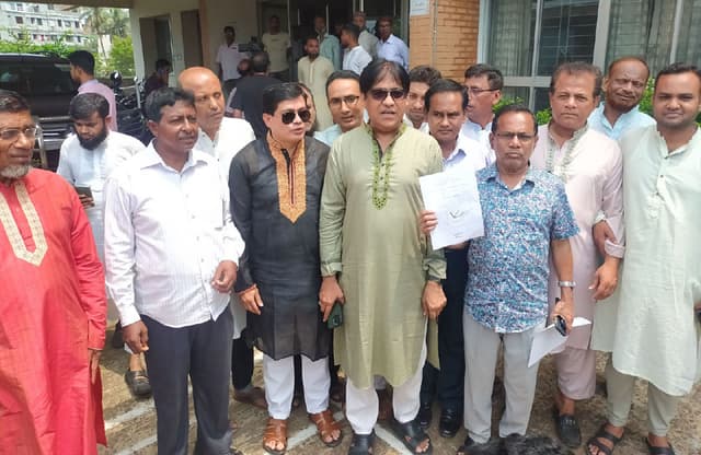 বরিশাল সিটি নির্বাচন: প্রতীক পেয়ে প্রচারণায় প্রার্থীরা