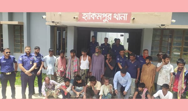 হিলিতে পুলিশের বিশেষ অভিযানে ১৯ মাদকসেবী আটক