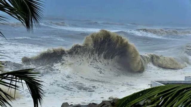 ঘূর্ণিঝড় রেমাল: ১০ নম্বর মহাবিপদ সংকেত