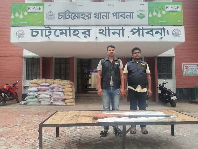 র‌্যাবের অভিযানে দেশিয় অস্ত্র উদ্ধার