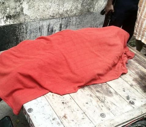 হিজলায় বিদ্যুতের তারে জড়িয়ে বাবা ছেলের মৃত্যু