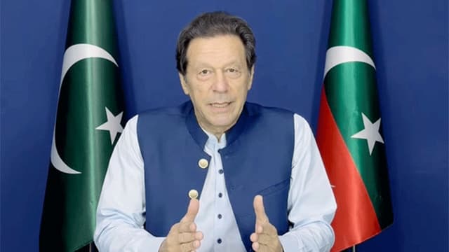 পিটিআই থেকে গণহারে পদত্যাগ, সরকারের সঙ্গে বসতে চান ইমরান