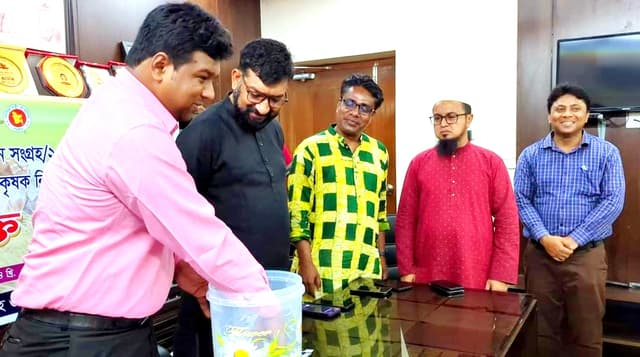 হিলিতে বোরো ধান সংগ্রহ উপলক্ষে কৃষক নির্বাচনে উম্মুক্ত লটারি