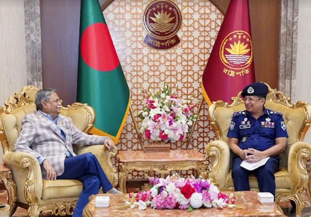 পুলিশকে আরো জনবান্ধব হওয়ার নির্দেশ রাষ্ট্রপতির