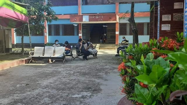 ১১ দিনে হিলি চেকপোস্ট দিয়ে ১৩৪ জন দেশে ফিরেছে