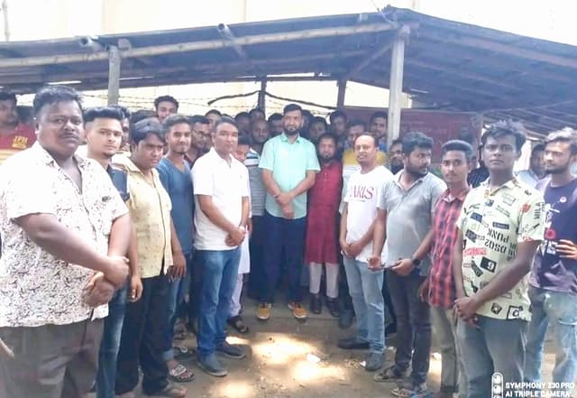 হাকিমপুরে ছাত্রদলের বিক্ষোভ মিছিল প্রতিহত করতে মাঠ নেমেছে ছাত্রলীগ