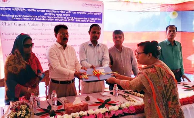 মহিপুরে ক্রেডিট ইউনিয়নের দায়িত্ব হস্তান্তর