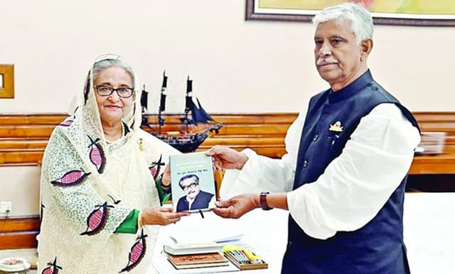 কোন মন্ত্রী, এমপির এলাকায় নৌকা কত ভোট পেয়েছে জানতে চেয়েছেন শেখ হাসিনা