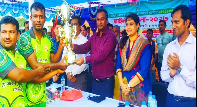 ধামইরহাট প্রিমিয়ার লীগ টি টোয়েন্টি ক্রিকেট টূর্নামেন্টের ফাইনাল খেলা অনুষ্ঠিত