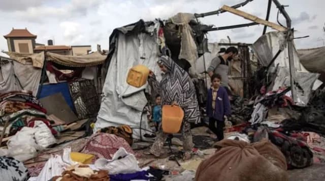 গাজায় তাঁবু ক্যাম্পে ইসরায়েলের হামলা, নিহত কমপক্ষে ২১