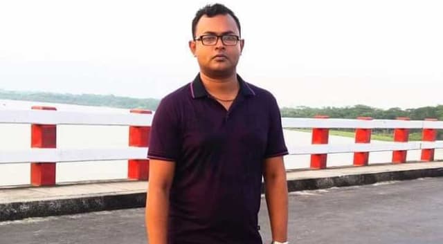 ‘স্যার' না বলায় মনোক্ষুণ্ন কৃষি কর্মকর্তা!