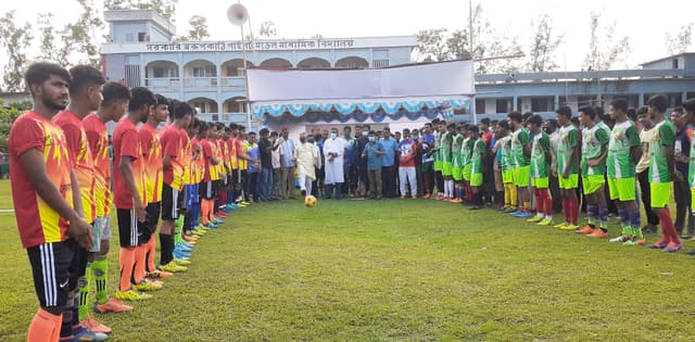 নেছারাবাদে বঙ্গবন্ধু গোল্ডকাপ ফাইনাল খেলা অনুষ্ঠিত