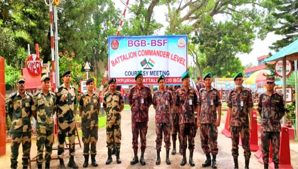 হিলি সীমান্তে বিজিবি-বিএসএফ পতাকা বৈঠক