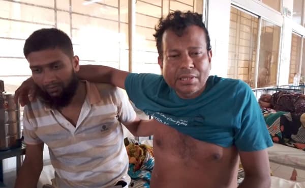 ধান সেদ্ধ করাকে কেন্দ্র করে আহত ২