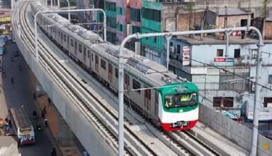 নতুন সূচিতে চলছে মেট্রোরেল