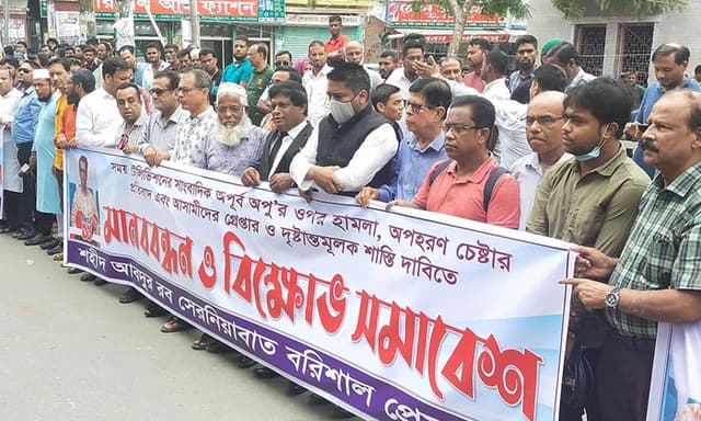 সন্ত্রাসীদের ধরতে না পারলে আমাদের বলুন : মেয়র সাদিক