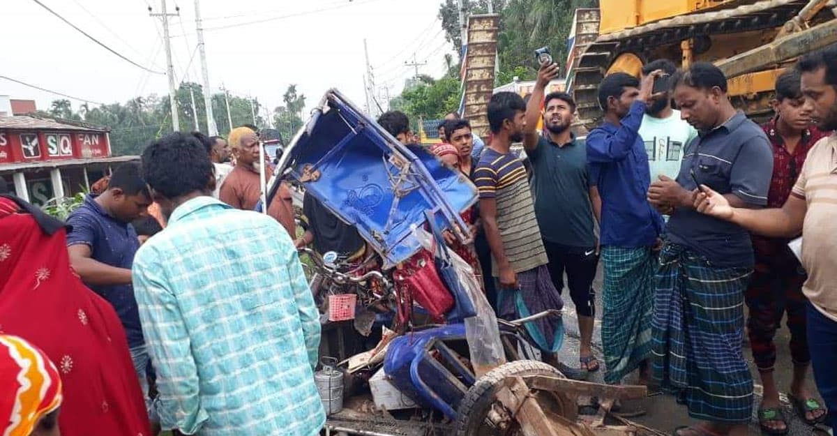 ট্রাক, মাইক্রোবাস-অটোরিকশার ত্রিমুখী সংঘর্ষ, নিহত ৬