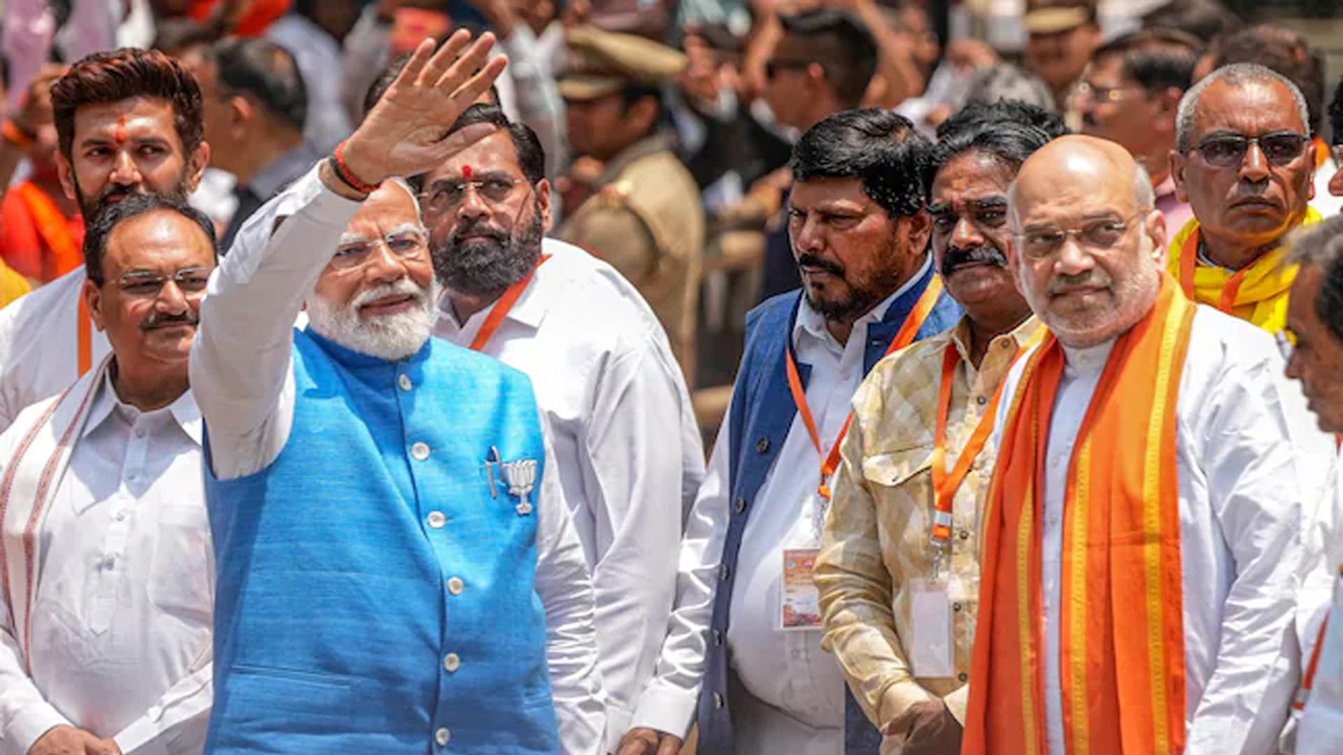 মোদির হ্যাটট্রিক, ৩৫০টিরও বেশি আসন পাচ্ছে এনডিএ