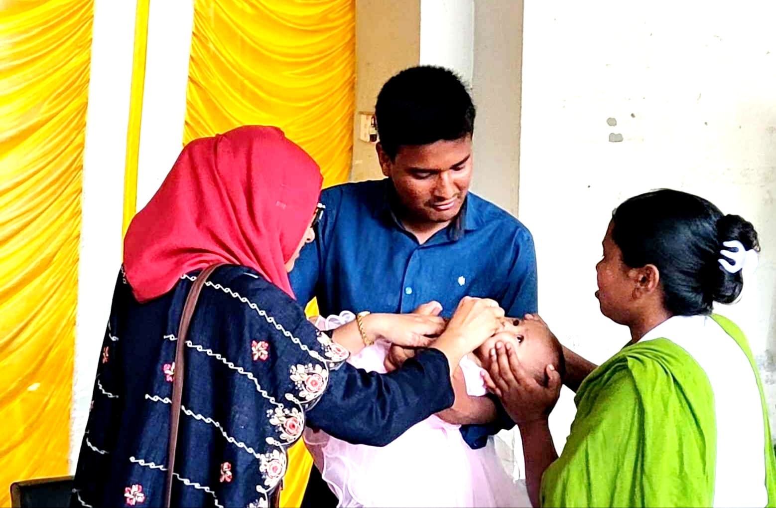 হিলিতে ভিটামিন-এ প্লাস ক্যাম্পেইনের উদ্বোধন