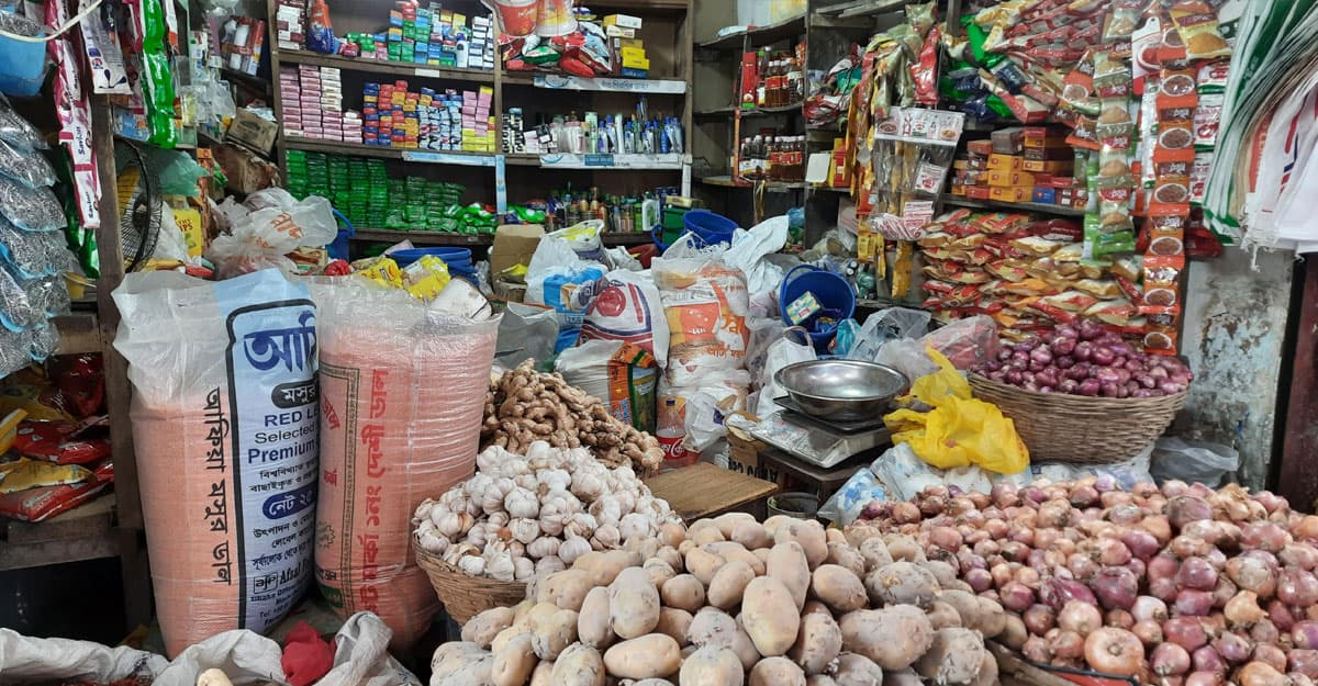 দাম বেড়েছে চাল-দুধ-আলুর