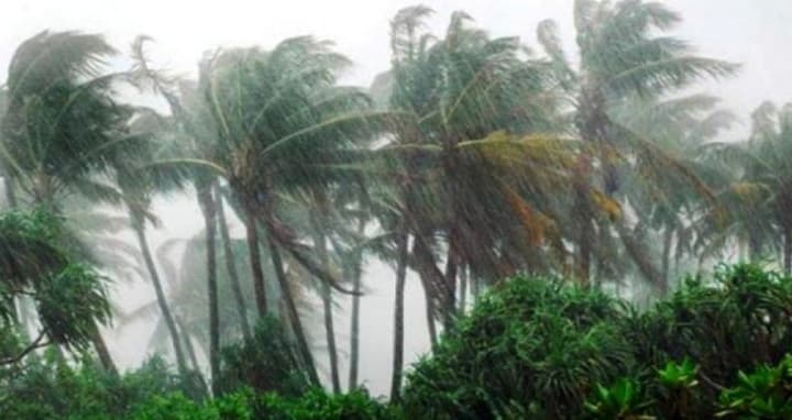 সন্ধ্যার মধ্যে ৬০ কিমি বেগে ঝড়সহ বজ্রবৃষ্টির আভাস