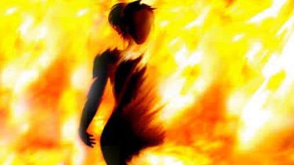 সিরাজগঞ্জে তরকারি স্বাদ না হওয়ায় স্ত্রীর গায়ে আগুন!
