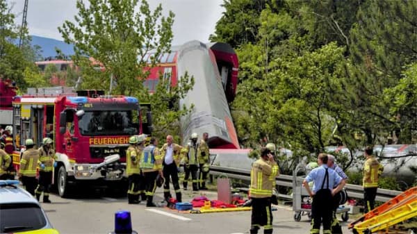 জার্মানিতে ট্রেন লাইনচ্যুত হয়ে নিহত ৪