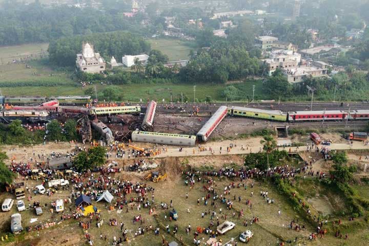 ভারতে ট্রেন দুর্ঘটনায় এখনও নিখোঁজ চার বাংলাদেশি