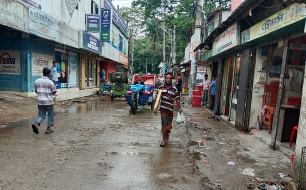 সরাইল-অরুয়াইল রুটে সিএনজি-অটোরিকশা বন্ধ, চরম দুর্ভোগে মানুষ
