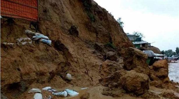 পাহাড় ধসে দুই রোহিঙ্গার মৃত্যু