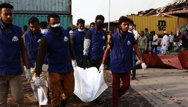 সীতাকুণ্ডে অগ্নিকাণ্ডে আলাদা তদন্ত কমিটি, নিহতের পরিবার পাবে ১০ লাখ