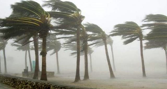 ৪ অঞ্চলে ৬০ কিলোমিটার বেগে ঝড়ের আভাস