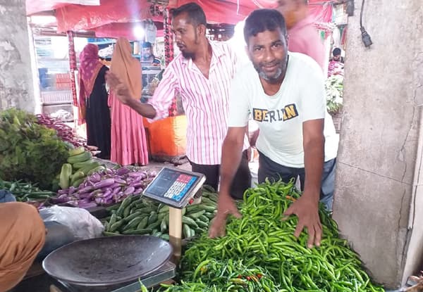 কাঁচা মরিচ আমদানি বাড়লেও দামে উর্ধ্বগতি