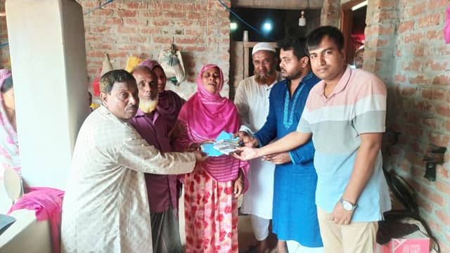 আগুনে পুড়ে নিহত বাবুর পরিবারের পাশে ডাটা সফট কোম্পানি