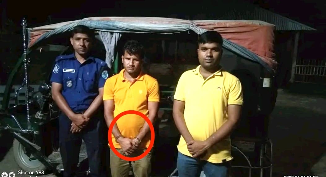 হিলিতে চুরি যাওয়া ইজি বাইক ৩ ঘন্টার অভিযানে উদ্ধার