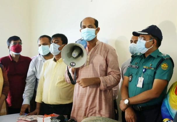 মহাখালীর সাততলা বস্তির কেউ অভুক্ত থাকবে না : মেয়র আতিক