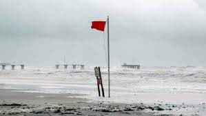 সমুদ্র বন্দরে ৩ নম্বর সতর্ক সংকেত