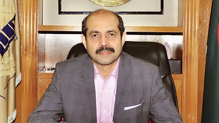 কারওয়ান বাজার ভেঙে পড়লে দায় ব্যবসায়ীদের: মেয়র আতিকুল